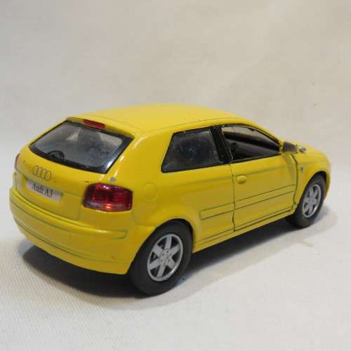 kinsmart Audi A3 model car - Scale 1/32 - Pull back action