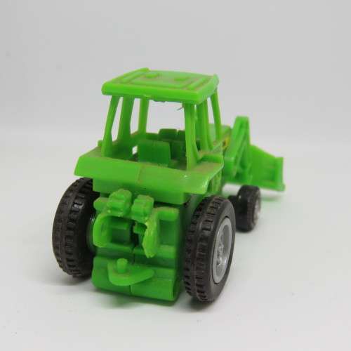 M.Farm plastic toy tractor with corn trailer