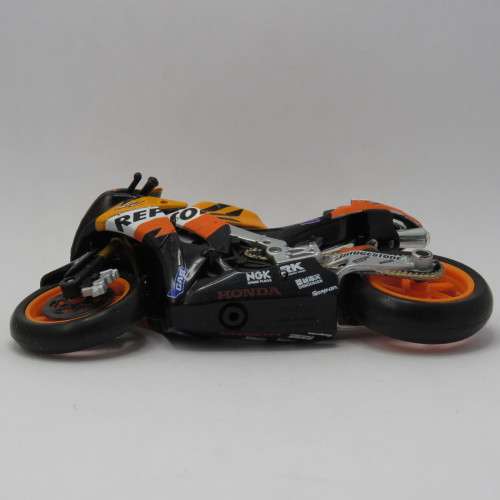 Maisto 2009 Honda Repsol #3 Dani Pedrosa model motorcycle - Scale 1/18