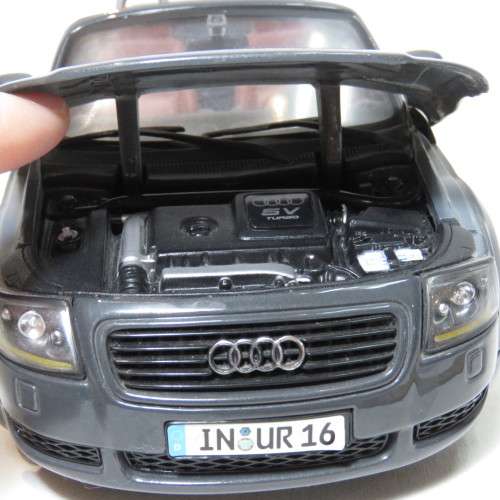 Maisto Audi TT Roadster model car - Scale