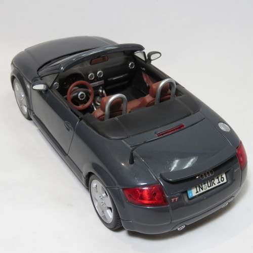 Maisto Audi TT Roadster model car - Scale