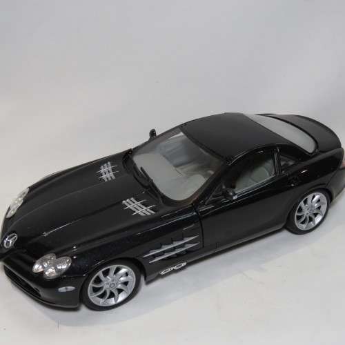 Maisto Mercedes-Benz SLR McLaren model car - Scale 1/18