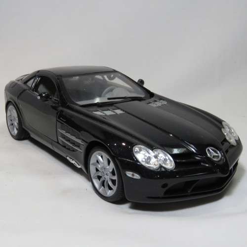 Maisto Mercedes-Benz SLR McLaren model car - Scale 1/18