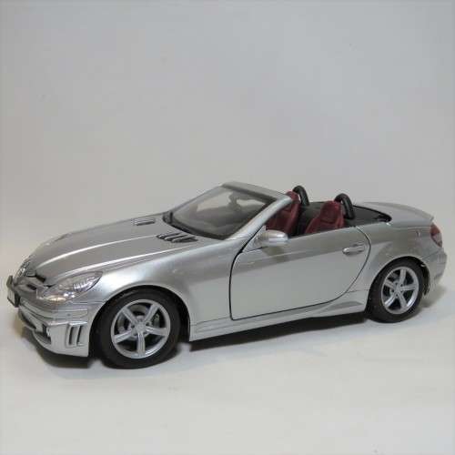 Motor Max 2005 mercedes-Benz SLK55 AMG convertible model car - Scale 1/18 - Aerial missing