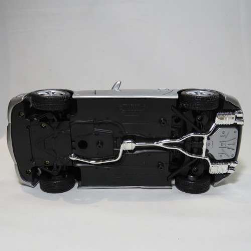 Motor Max 2005 mercedes-Benz SLK55 AMG convertible model car - Scale 1/18 - Aerial missing