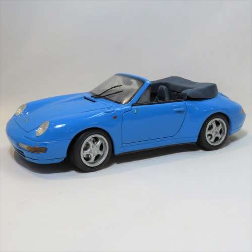 Maisto Porsche 911 Carrera - Wheels and Mirrors broken - Scale 1/18