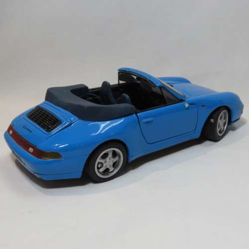 Maisto Porsche 911 Carrera - Wheels and Mirrors broken - Scale 1/18