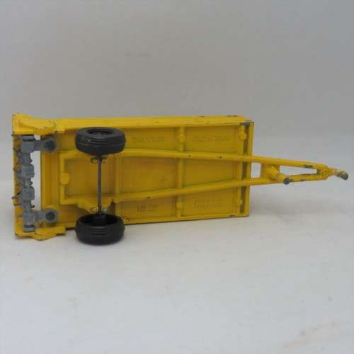 Yaxon die-cast farm trailer - Scale 1/43