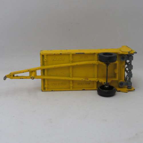 Yaxon die-cast farm trailer - Scale 1/43
