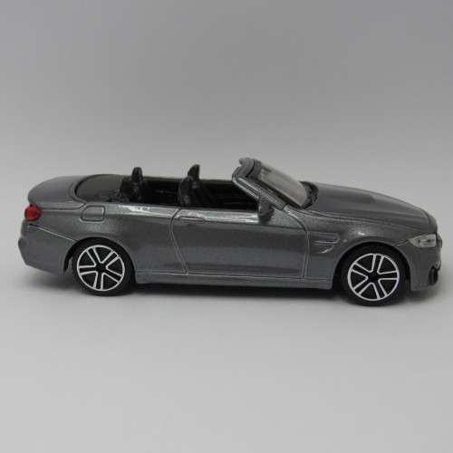 Bburago BMW M4 model car - Scale