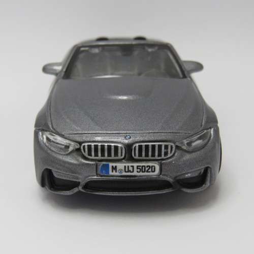 Bburago BMW M4 model car - Scale