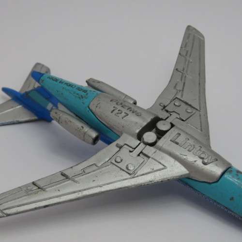 Lintoy Boeing 727 Braniff International die-cast model airplane
