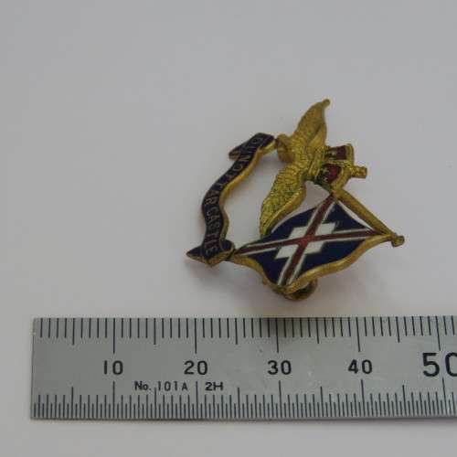 Vintage Dunottar Castle pin badge - No pin