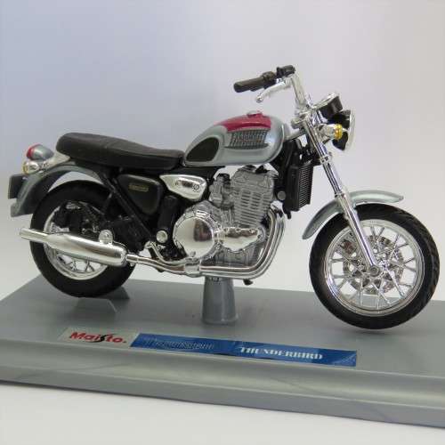 Maisto Triumph Thunderbird die-cast motorcycle - Scale 1/18 in box