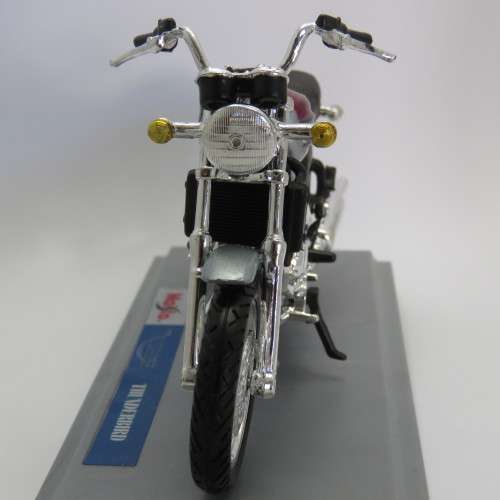 Maisto Triumph Thunderbird die-cast motorcycle - Scale 1/18 in box