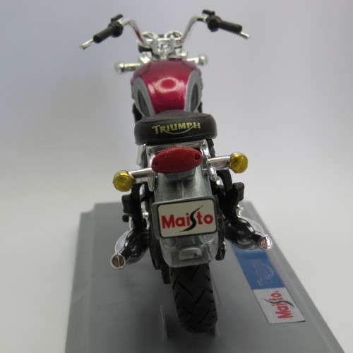 Maisto Triumph Thunderbird die-cast motorcycle - Scale 1/18 in box