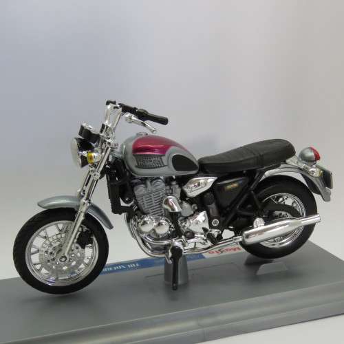 Maisto Triumph Thunderbird die-cast motorcycle - Scale 1/18 in box