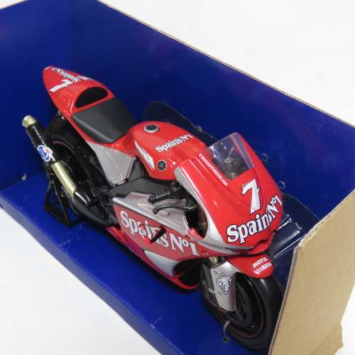 NewRay Yamaha YZR-M1 Gauloises Team Spain`s No.1 die-cast motorcycle - #7 Carlos Checa - Scale 1/18