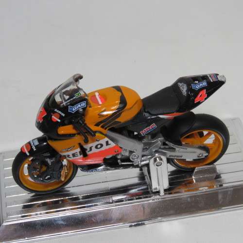 Saico 2004 Honda RCV 211 Repsol MotoGP die-cast motorcycle - #4 Alex Barros - Scale 1/18 in box