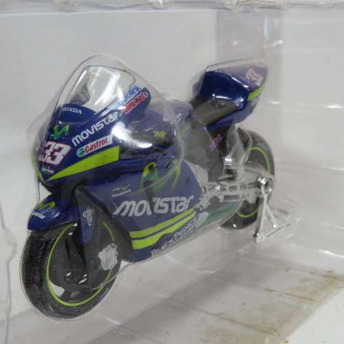 Maisto 2005 Honda RC211V Movistar MotoGP die-cast motorcycle - #33 Marco Melandri - Scale 1/18