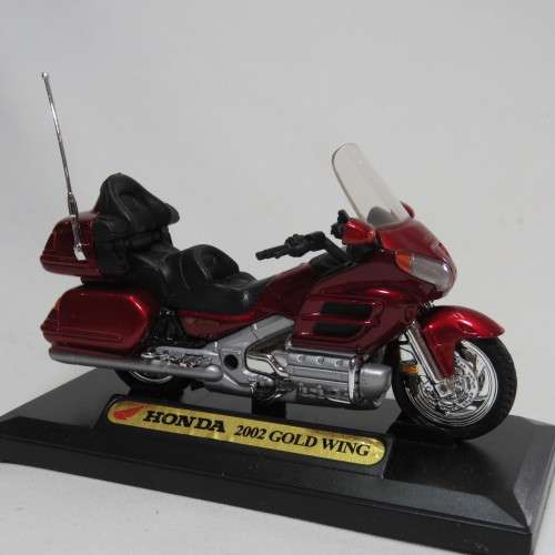 Motor Max 2002 Honda Gold wing die-cast motorcycle - Scale 1/18 in box