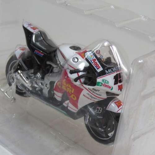Maisto 2008 Honda RC212V San Carlo MotoGP die-cast motorcycle - #15 Alex de Angelis - Scale 1/18