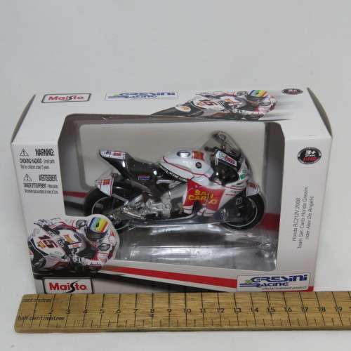 Maisto 2008 Honda RC212V San Carlo MotoGP die-cast motorcycle - #15 Alex de Angelis - Scale 1/18
