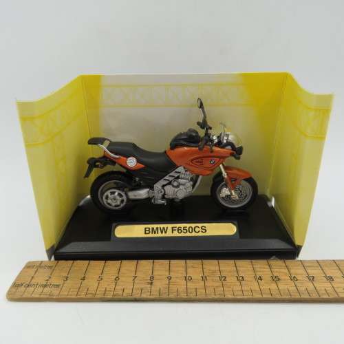 MotorMax BMW F650 CS die-cast motorcycle - Scale 1/18 in box