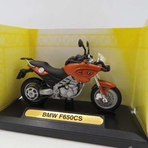 MotorMax BMW F650 CS die-cast motorcycle - Scale 1/18 in box