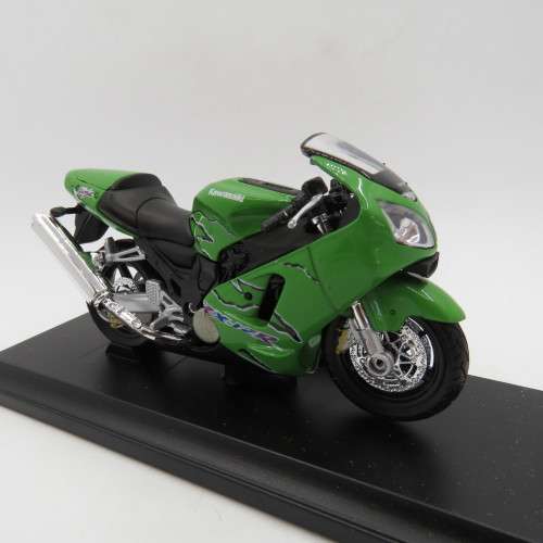 Welly 2001 Kawasaki ZX-12R Ninja die-cast motorcycle - Scale 1/18 in box