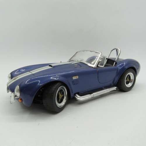 Road Legends Shelby Cobra 427 SK model car - scale 1/18