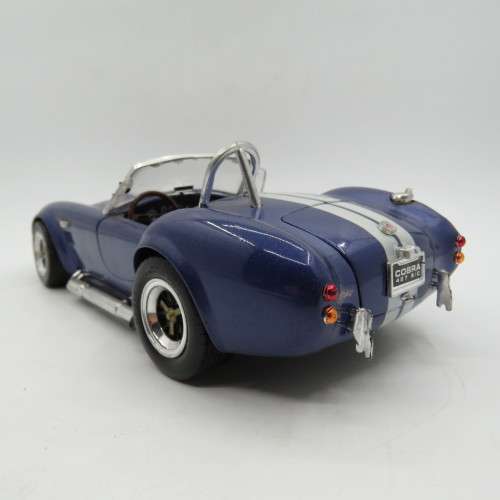 Road Legends Shelby Cobra 427 SK model car - scale 1/18