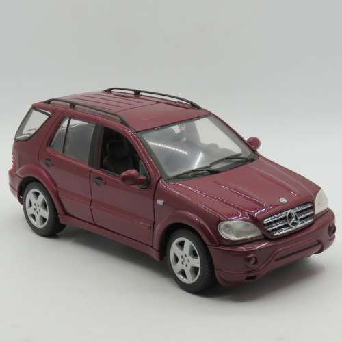 Maisto Mercedes-Benz ML55 AMG model car - scale 1/18