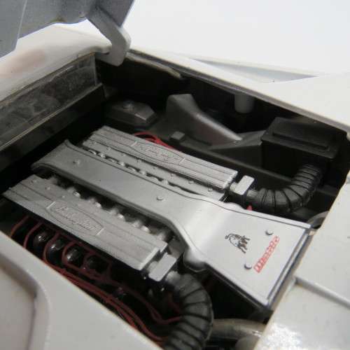 Maisto Lamborghini Diablo SV white model car - scale 1/18 - wiper missing