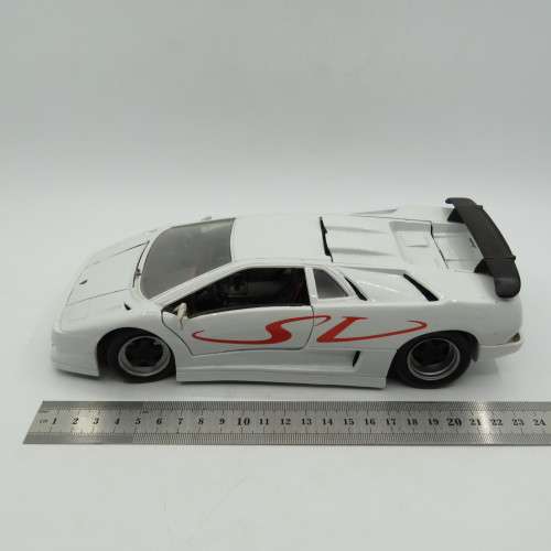 Maisto Lamborghini Diablo SV white model car - scale 1/18 - wiper missing