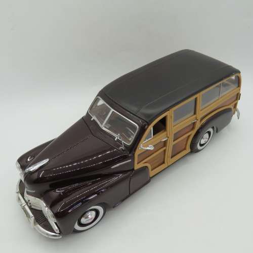 Maisto 1948 Chevy Fleetmaster Woody model car - Scale 1/18
