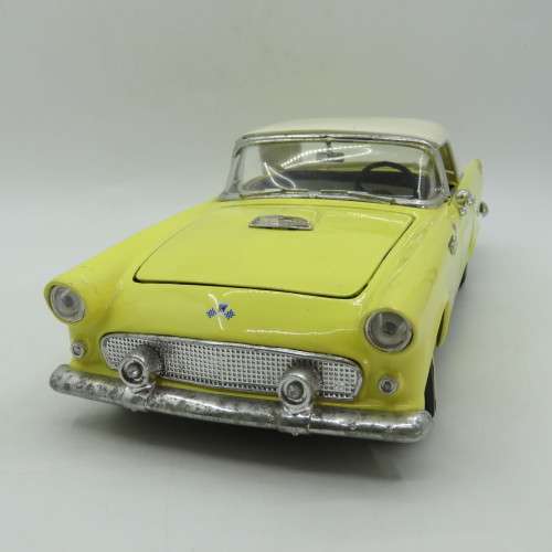 Road Legends 1955 Ford Thunderbird model car - Scale 1/18