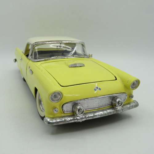 Road Legends 1955 Ford Thunderbird model car - Scale 1/18