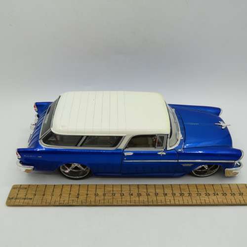 Maisto Pro Rodz 1955 Chevrolet Nomad - Scale 1/18