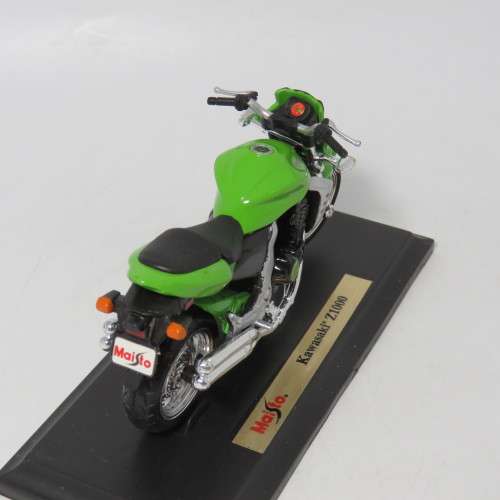 Maisto Kawasaki Z1000 die-cast motorcycle - Scale 1/18 in box