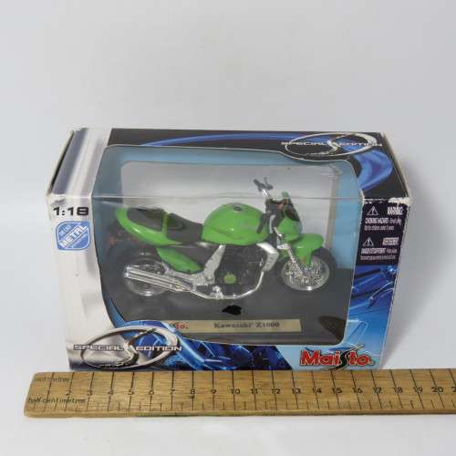 Maisto Kawasaki Z1000 die-cast motorcycle - Scale 1/18 in box