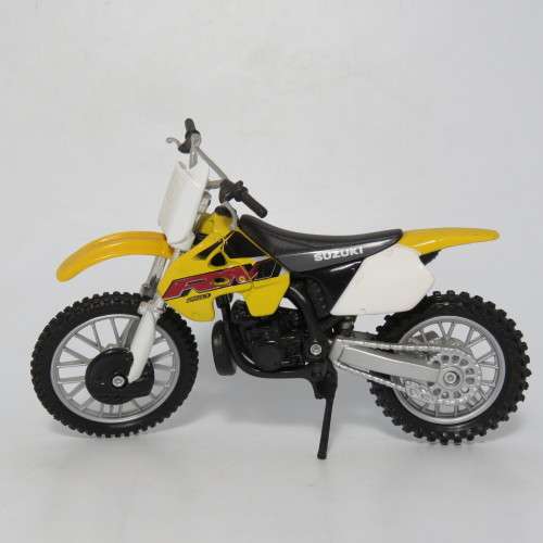 Maisto Suzuki RM250 dirt bike die-cast motorcycle - scale