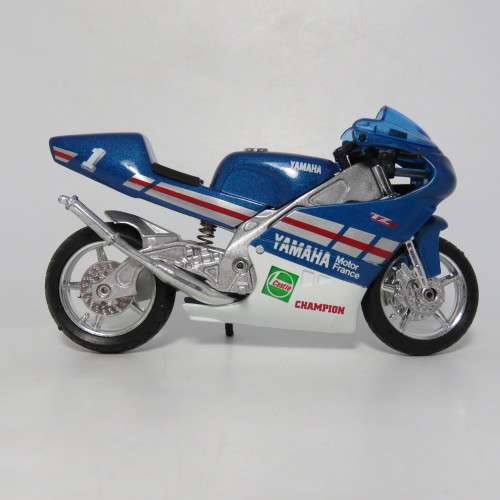 Welly Yamaha TZ250M die-cast motorcycle - scale 1/18 - tyres repaired
