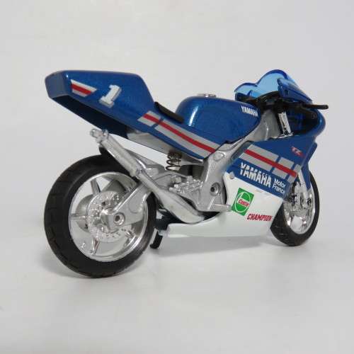 Welly Yamaha TZ250M die-cast motorcycle - scale 1/18 - tyres repaired