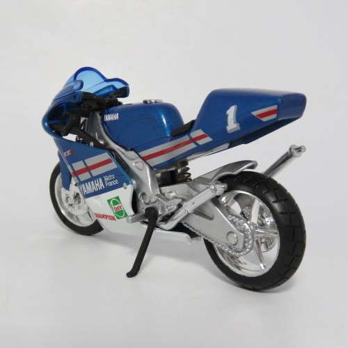 Welly Yamaha TZ250M die-cast motorcycle - scale 1/18 - tyres repaired