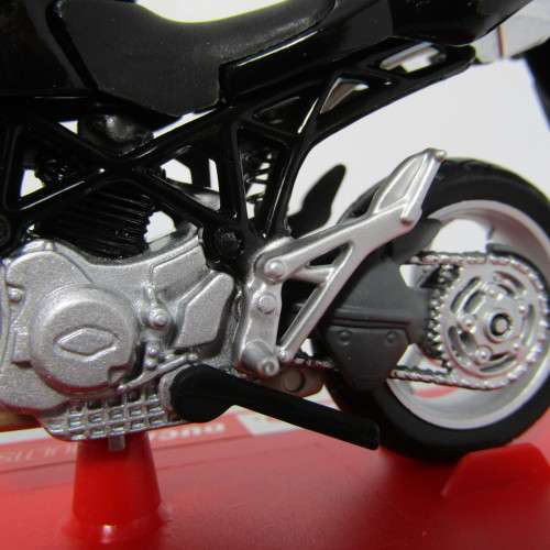 Maisto Ducati Multistrada 1000 DS die-cast motorcycle - scale in box