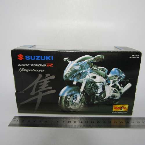 Maisto Suzuki GSX 1300 R Hayanusa die-cast motorcycle - scale 1/12 in bo