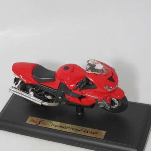 Maisto Kawasaki Ninja ZX-14 die-cast motorcycle - Scale 1/18 in box