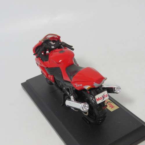 Maisto Kawasaki Ninja ZX-14 die-cast motorcycle - Scale 1/18 in box