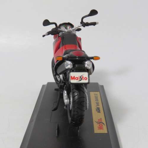 Maisto KTM 640 Duke II die-cast motorcycle - Scale 1/18 in box